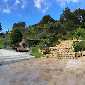 Appartement Luxe Vue Sur Piscine Et Parc, Miramas